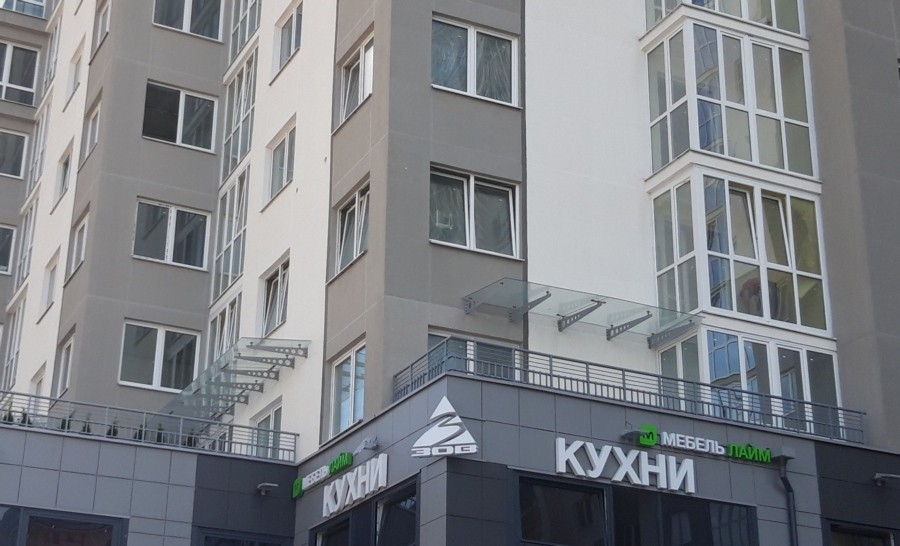Навесы на консольном креплении